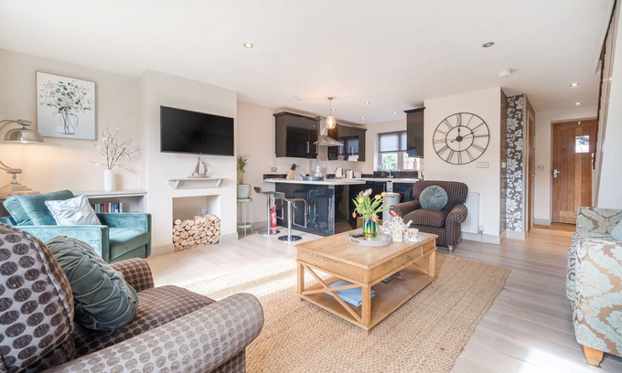 Burnham Market Cottage | 2 Railway Cottages - sleeps 6 guests in 3 bedrooms