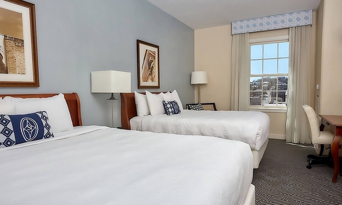 Staunton Hotel | 2 Relaxing Staunton Room w/Calming Pool Area | Right in the Heart of The City