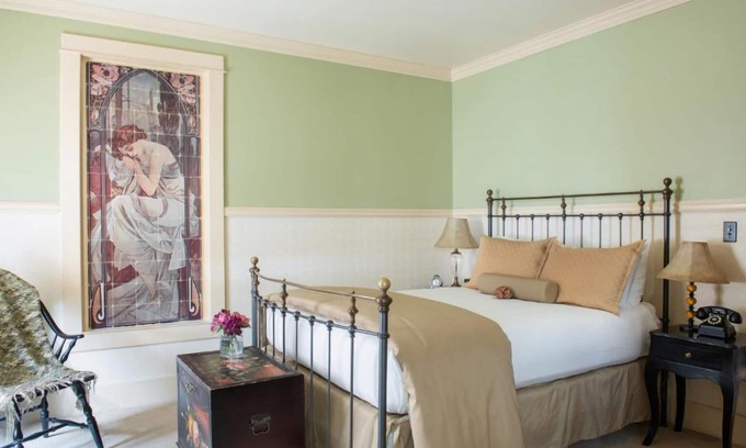 Cody Hotel | 2 Relaxing Units Near Near Cody Night Rodeo & Yellowstone Park Entrance!