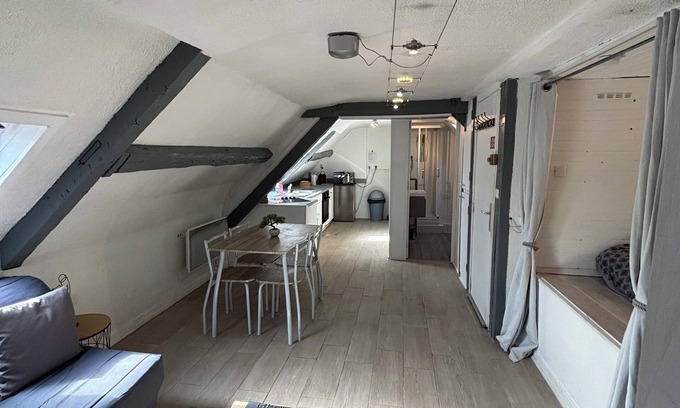 La Chapelle-en-Serval Apartment | 2-room apartment, 2 double beds