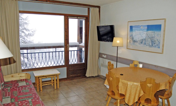 Seez Apartment | 2 room apartment Arcs 1800 village of Villards. WiFi box in the apartment