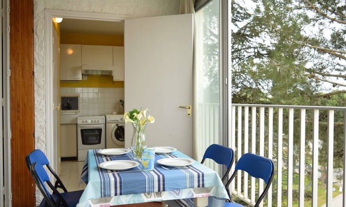 Argeles Plage Apartment | 2-room apartment, sleeps 5, direct beach access, Argelès-sur-Mer