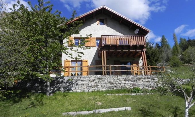 Villars-Colmars Apartment | 2 ROOM APARTMENT IN MOUNTAIN CHALET PETS WELCOME!