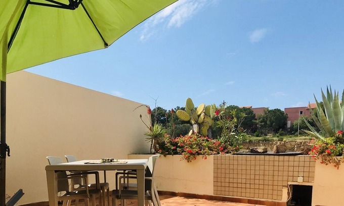 Marine de Saint Ambroggio Apartment | 2-room apartment in Lumio with terrace and parking, 100m from the beach