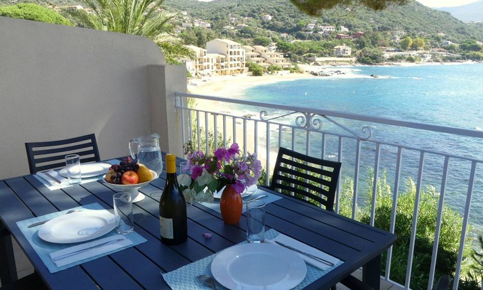 Tiuccia House | 2-ROOM APARTMENT N ° 3 "FEET IN THE WATER" CAP. (2 to 4 PERS)