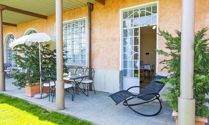 Carciano Apartment | 2-room apartment with terrace in an Art Nouveau villa with communal pool
