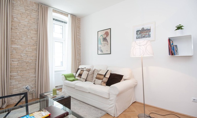 Neulerchenfeld Apartment | 2 room City Apartment Egon Schiele *