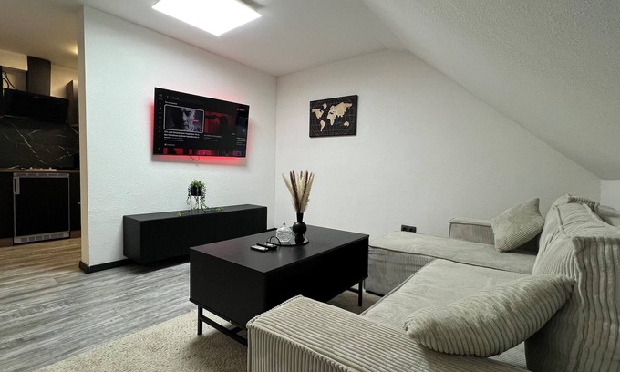 Ilietesheim House | 2-room dream apartment, fully furnished, near Frankfurt with private roof terrace