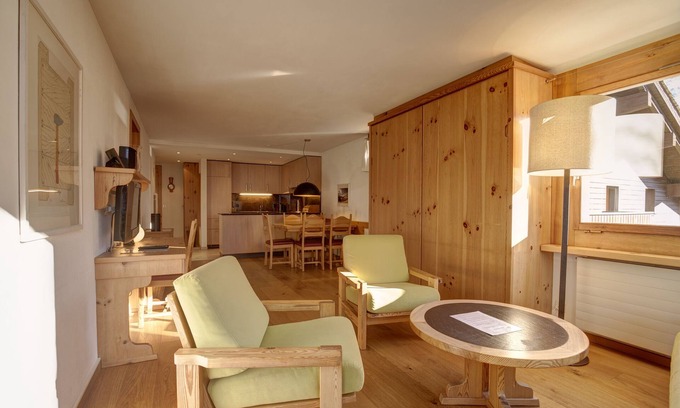Silvaplana Apartment | 2-room flat with mountain view on the 4th floor