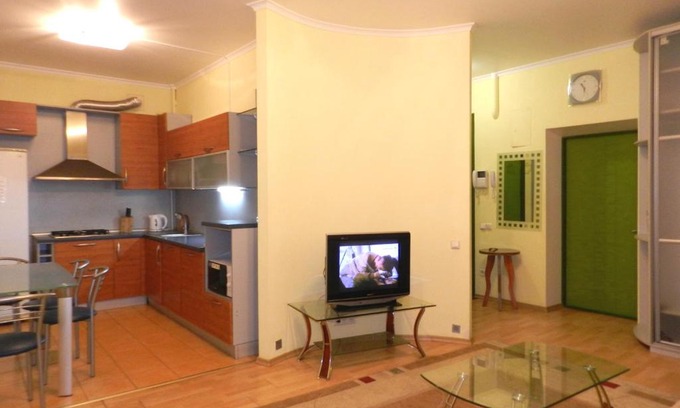 Zaporozhye Apartment | 2-room Studio Apartment on Sobornyi Avenue 174-а, by GrandHome