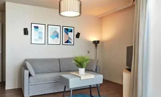 Suresnes Apartment | 2 Rooms 4 People