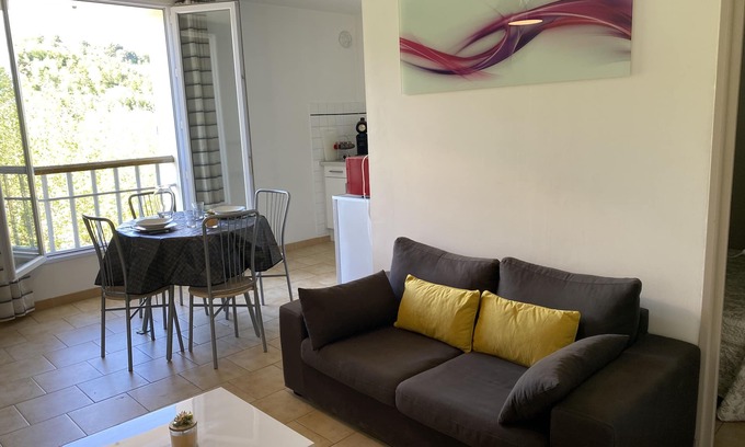 Riez Apartment | 2 Rooms in the heart of Provence