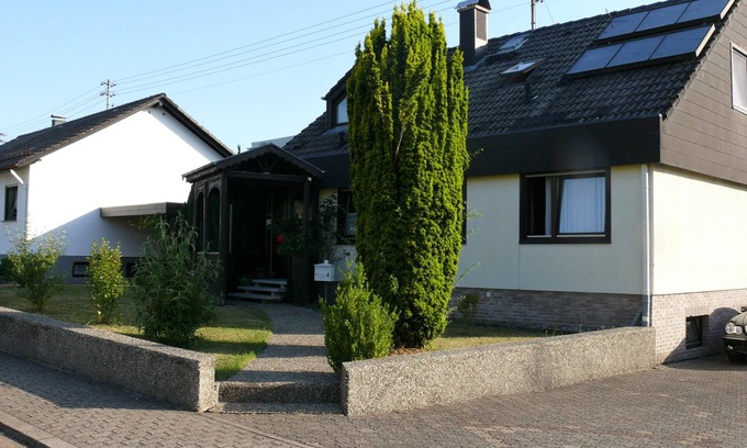 Weiskirchen Apartment | 2 rooms, kitchen, bathroom (full equipment), terrace