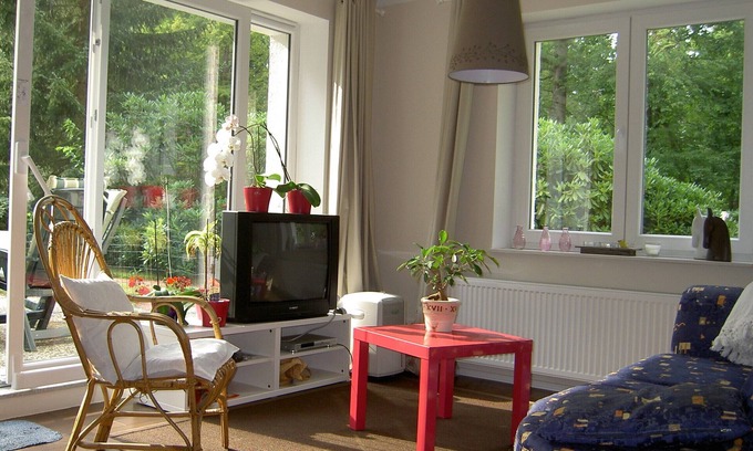 Kakenstorf Apartment | 2 rooms/kitchen/bathroom between HH/LG