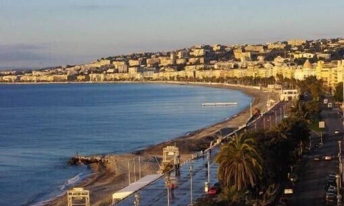 Old Town Apartment | 2 rooms, Quai Des Etats Unis Nice, exceptional view of the sea