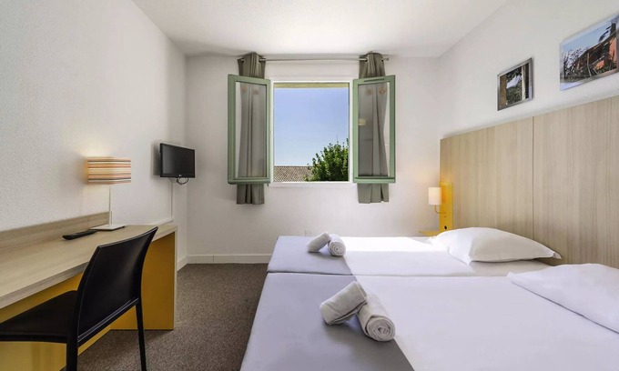 Montpezat Apartment | 2 Schlafzimmer + Coin Night Classic 2 Erwachsene und 2 Kinder Terrasse