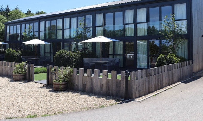 Chippenham House | 2 SEAGRY BARN @ NABLES FARM, family friendly in Upper Seagry