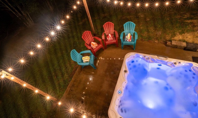 Caton House | 2 Secluded Dual Unit Mountain Homes⛰Sleeps 22 Near DollyWood 2 HOT TUBS ⭐️ Game Room