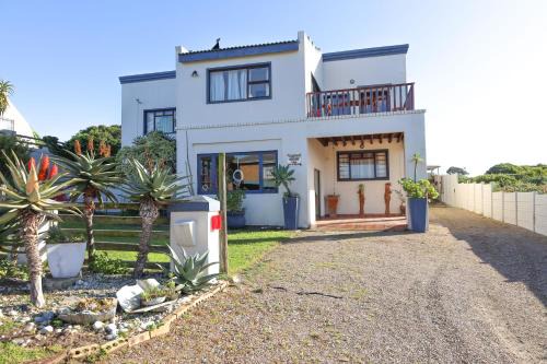 Van Dyks Bay House | 2 Sisters Retreat