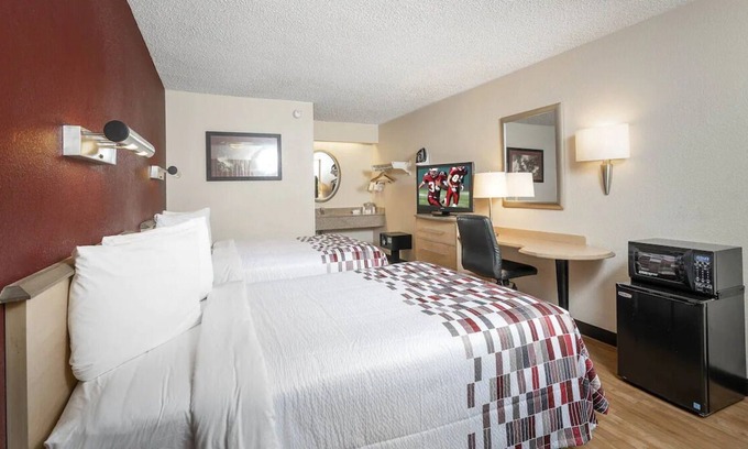 Bowmansville House | 2 Spaces! Pets Stay for FREE! w/ Free Parking, Short Drive to Buffalo Zoo!