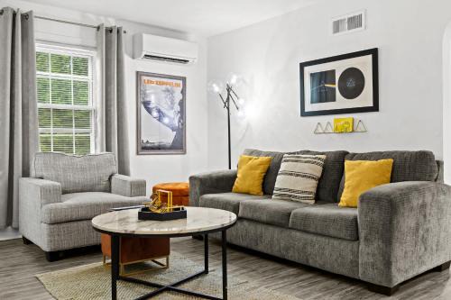 Audubon Apartment | 2 Spacious Units Close to Downtown & Expo Center