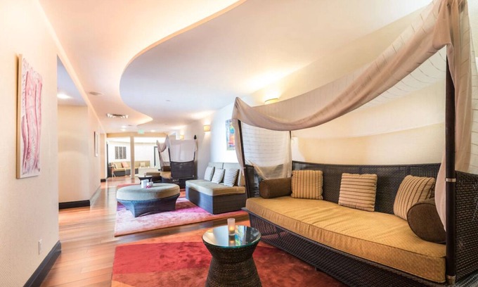 Paget House | 2 Spacious Units! Kitchen, Outdoor Pool, FREE Parking Near Marley Beach!
