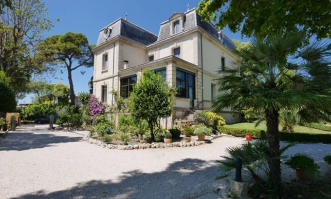 Sommieres Apartment | 2-star apartment in writer's house