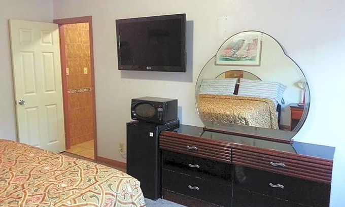 Sutter Hotel | 2-Star Hotel ∙ Walls Motel Long Beach