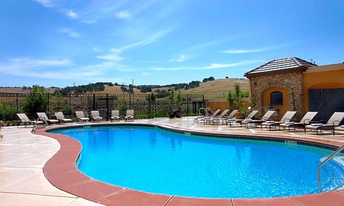 El Dorado Hills Hotel | 2-Star Hotel ∙ Holiday Inn Express Hotel & Suites El Dorado Hills, an IHG Hotel