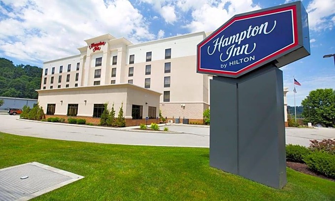 Bridgeville Hotel | 2-Star Hotel ∙ Hampton Inn Bridgeville