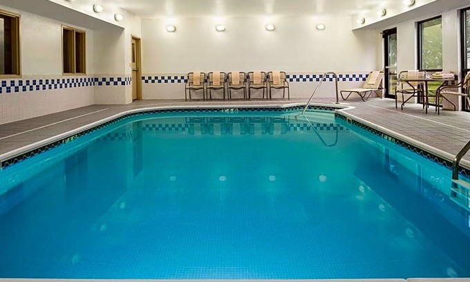 Findlay Hotel | 2-Star Hotel ∙ Hampton Inn Findlay