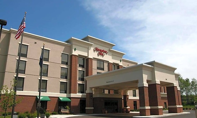 Webster Crossing Hotel | 2-Star Hotel ∙ Hampton Inn Rochester-Webster