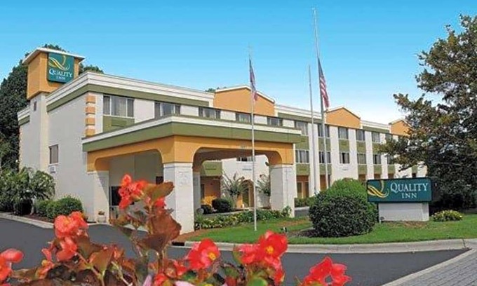 Huntersville Hotel | 2-Star Hotel ∙ Quality Inn Huntersville near Lake Norman