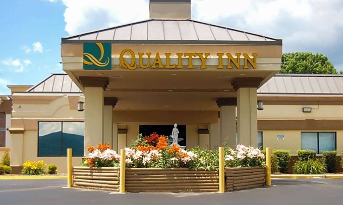 Mill Hall Hotel | 2-Star Hotel ∙ Quality Inn Mill Hall - Lamar
