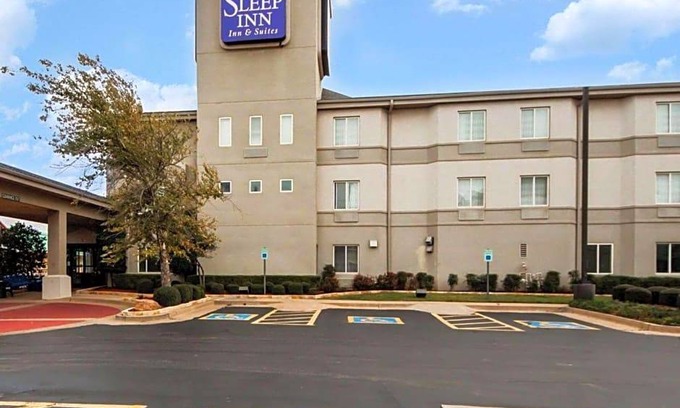 Edmond Hotel | 2-Star Hotel ∙ Sleep Inn & Suites Edmond near University