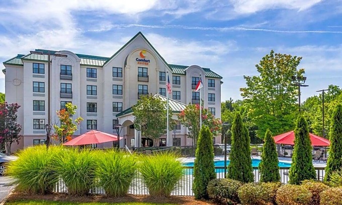 Winston - Salem Hotel | 2-Star Hotel ∙ Comfort Suites Hanes Mall