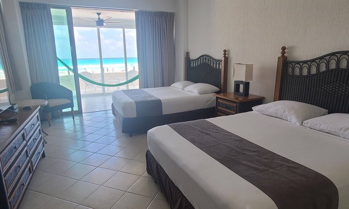 Punta Cancun Apartment | 2 Steps to the Beach 2 bedroom apartment