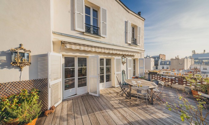 Champs-Elysees Apartment | 2 storey luxury penthouse with large terrace but no elevator