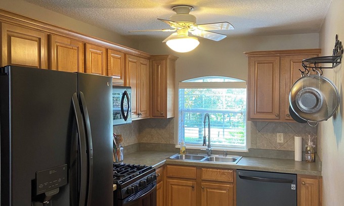 DeLand Apartment | 2-story apartment in between Mt Dora and Deland FL. Close to many destinations.
