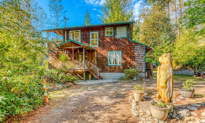 Washougal House | 2-story riverfront cabin with private beach, river views, grill, firepit and W/D