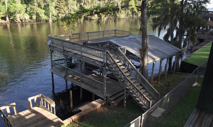 Karnack House | 2 story Waterfront home on Big Cypress Bayou Caddo Lake