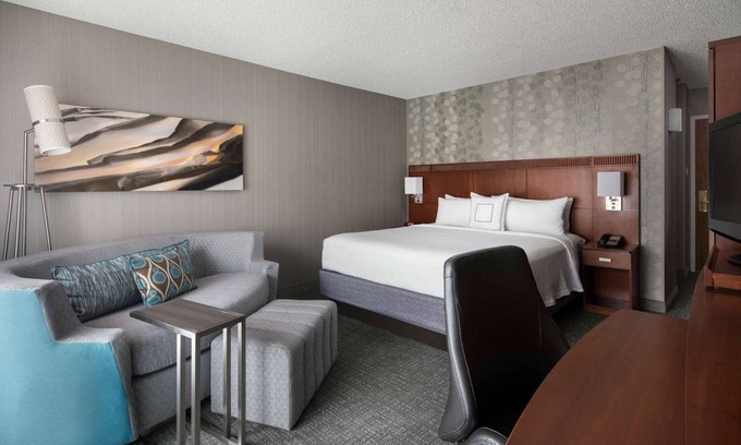 El Segundo Hotel | 2 Tranquil Rooms Perfect for Exploring LA’s Top Attractions & Venues