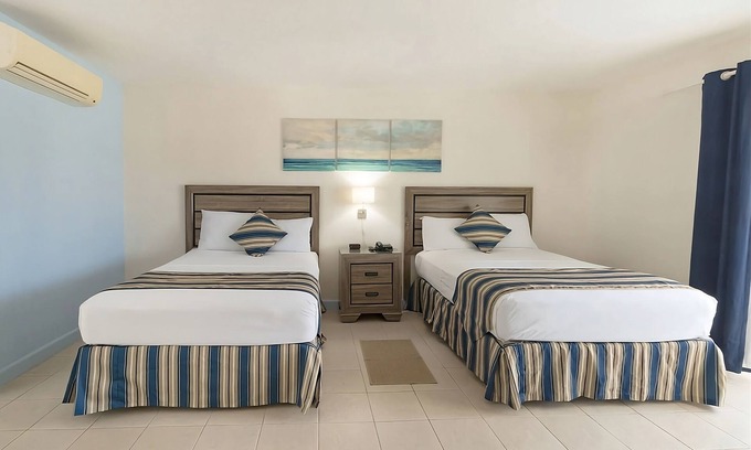 St. Lawrence Gap Hotel | 2 Upscale Unit! Surfing Break at Bathsheba! FREE Parking, w/Swimming Pool!