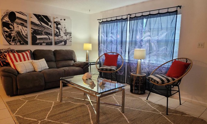 Fort Pierce Apartment | #2 WALKING DISTANCE FROM THE BEACH
