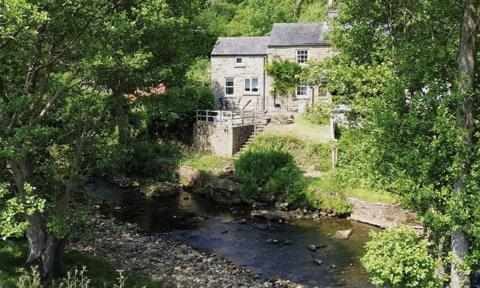 Grosmont Cottage | 2 WHINSTONE COTTAGE, pet friendly, with open fire in Grosmont