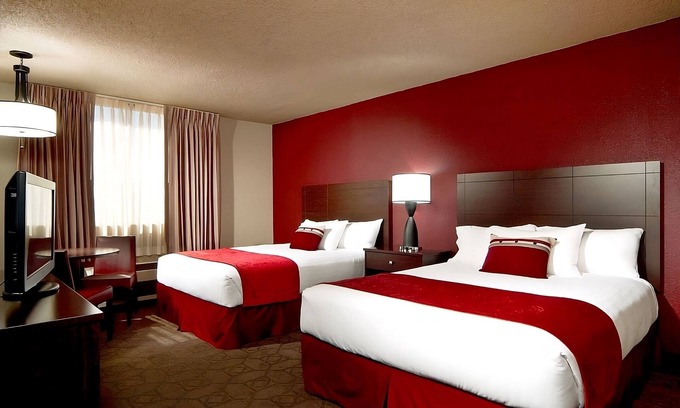 Laughlin Hotel | 2 x Sedona River View Queen Non Smoking Room at Edgewater Casino Resort