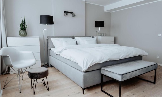 Innenstadtring Apartment | 2-Zimmer City Apartment 57m² mit King Size Bett und Küche