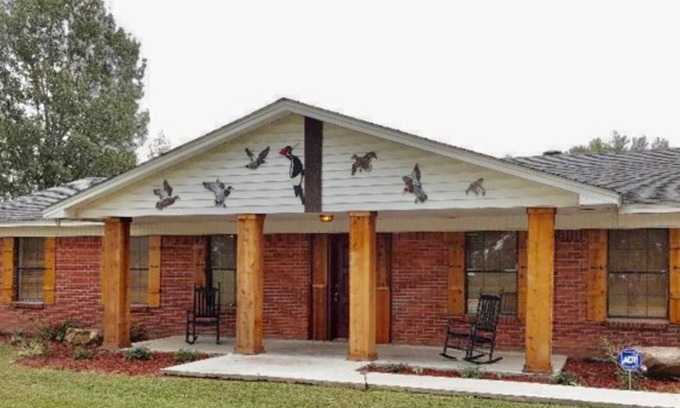 Brinkley House | 20 Bed Ranch-Style Lodge on Private Land