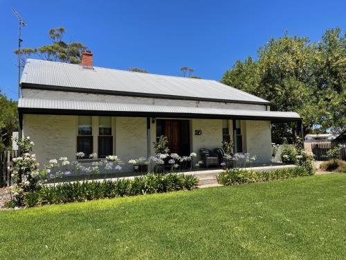 Keith House | 20 Hill Avenue Bed & Breakfast