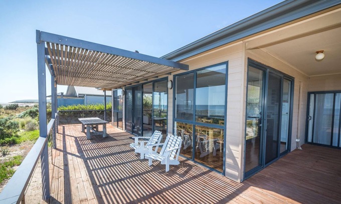 Normanville House | 20 Lady Bay Road Normanville